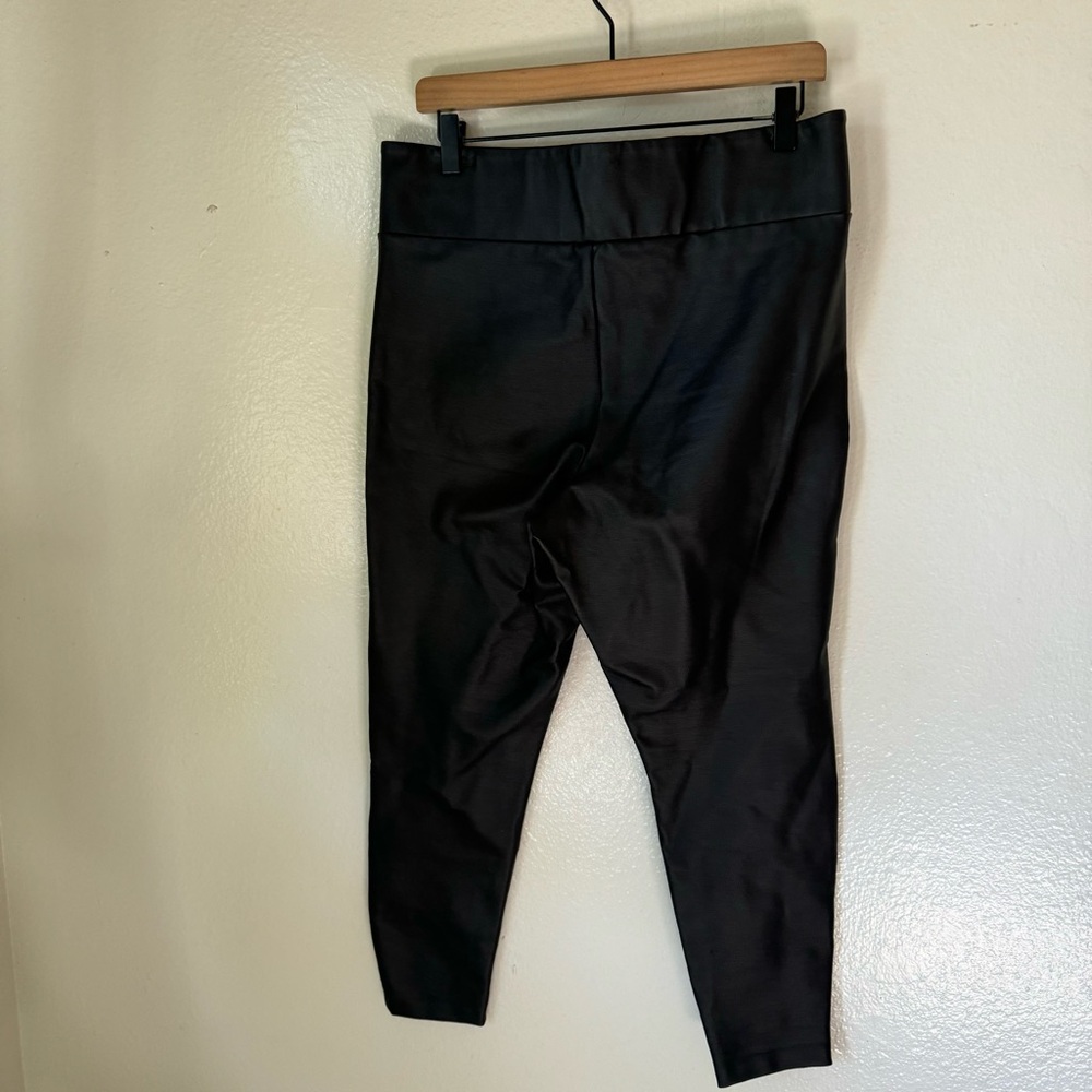 Torrid | Studio Slim Fix Black Faux Leather & Premium Ponte Pull-On Pixie Pant - Picture 4 of 7